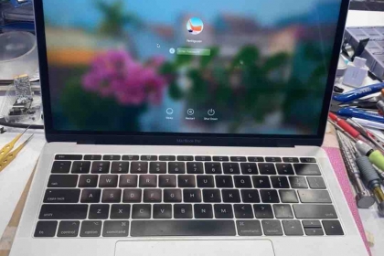 Thay LCD màn hình  macbook pro 2016 2017 đà nẵng - Sửa macbook 